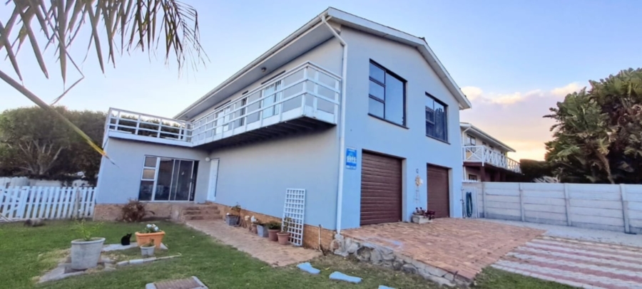 4 Bedroom Property for Sale in Sandbaai Western Cape